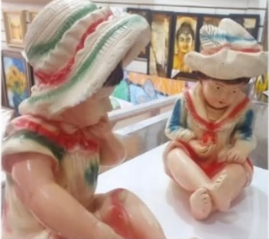 Esculturas infantis antes da restauração